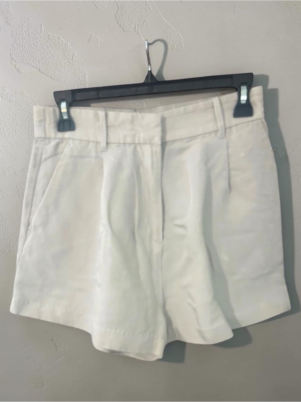 H&M linen blend shorts in size 6